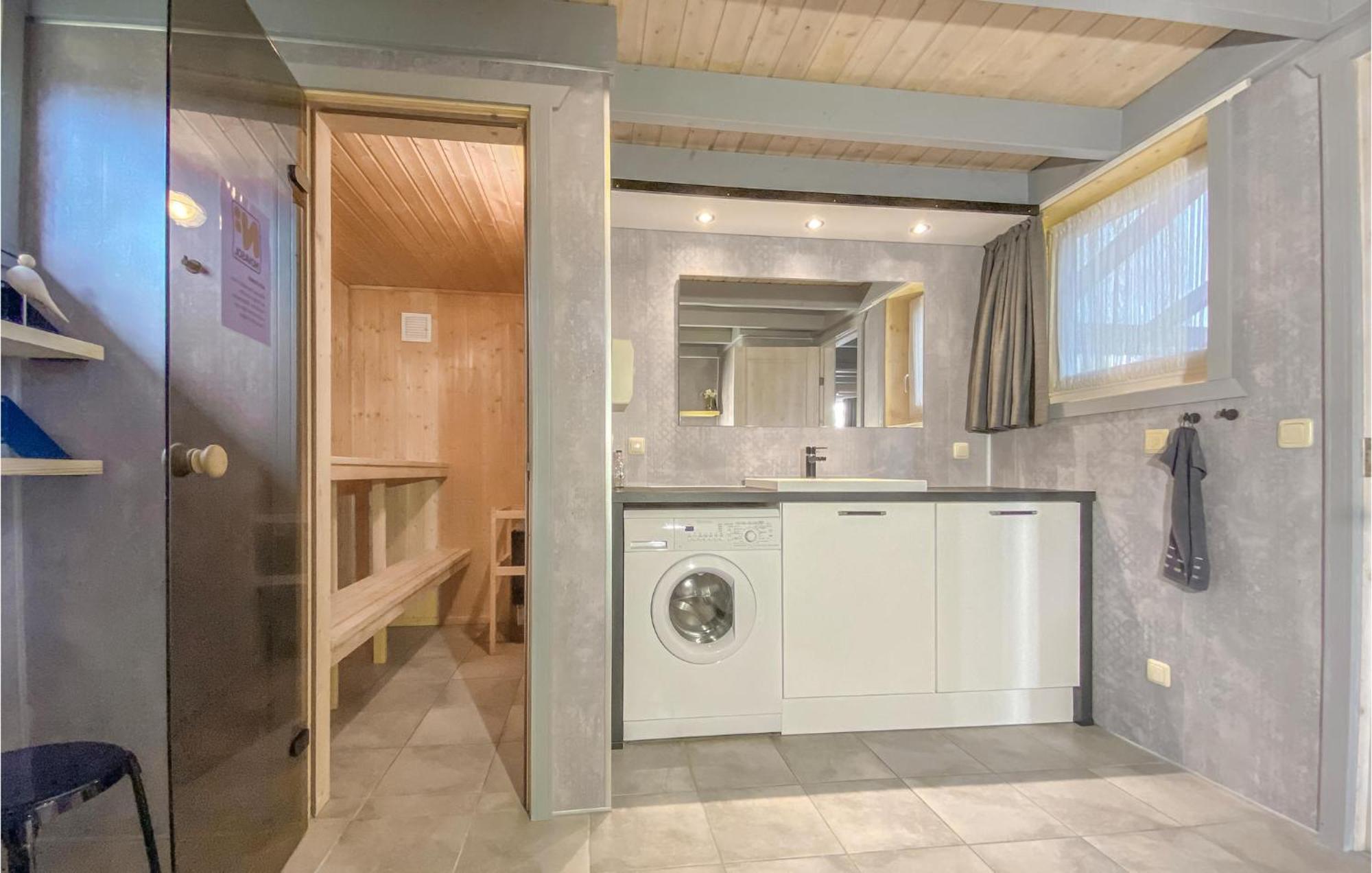 Cozy Home In Rechlin With Wifi ภายนอก รูปภาพ