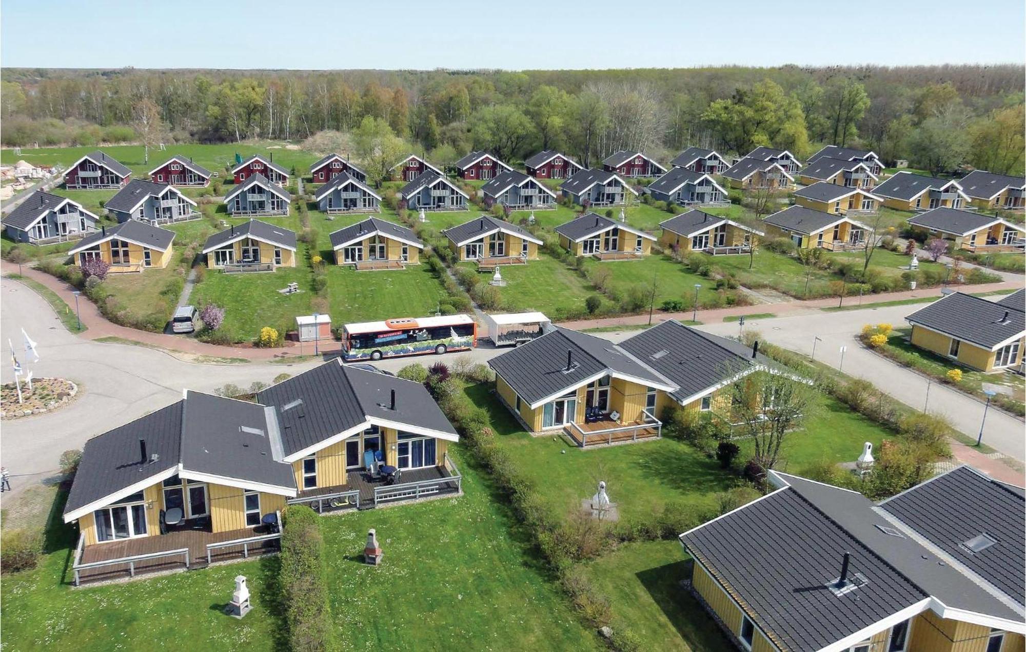 Cozy Home In Rechlin With Wifi ภายนอก รูปภาพ